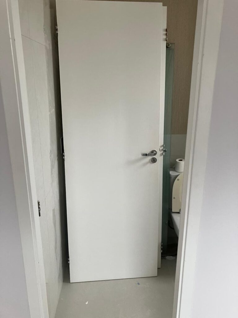 Erros comuns na instalação de portas (e o custo de cada um)