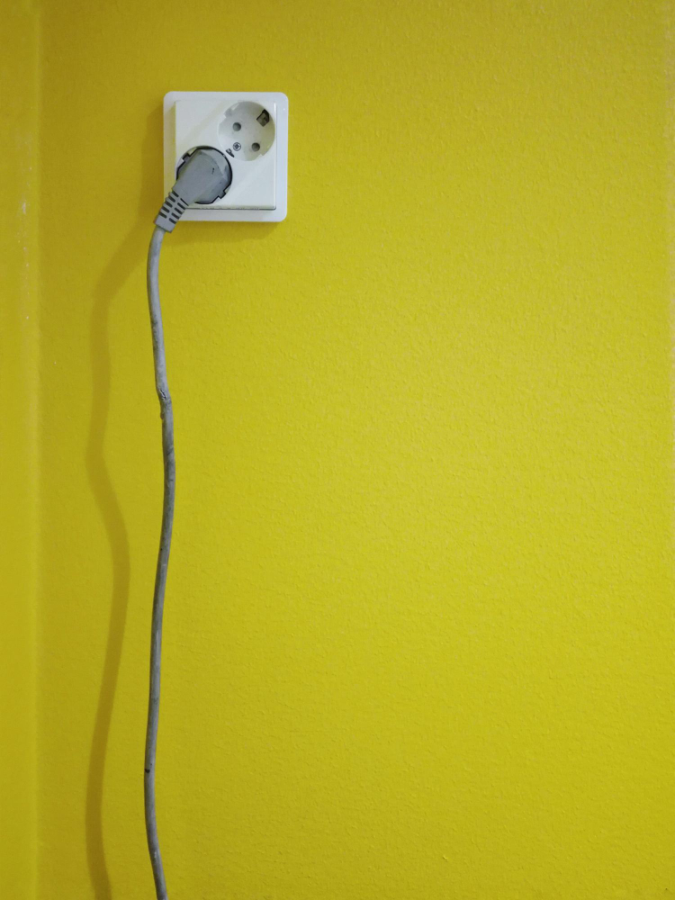 Instalar cabo de rede na parede - Socorra-me Maridos de Aluguel Unihands  '