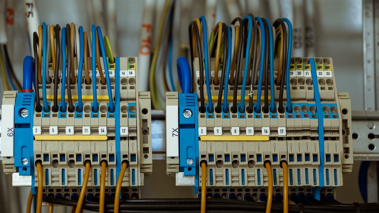Modelo de instalação de fiação elétrica. Imagem: Pixabay