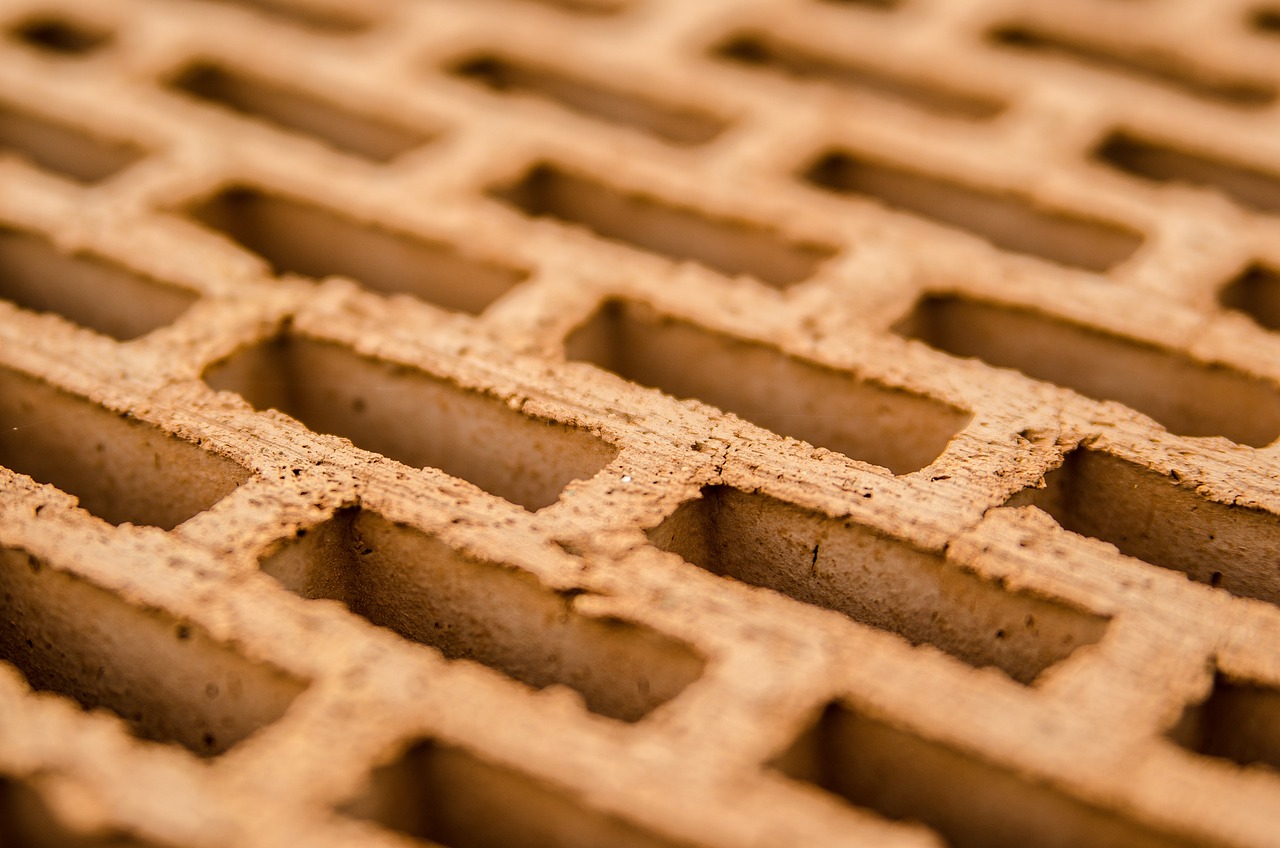 Tijolos de parede em construção. Imagem: Pixabay